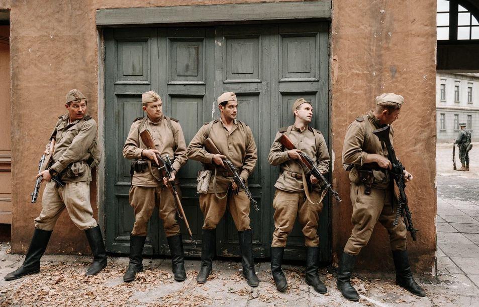 Съёмки ленты "Значит, нам туда дорога"