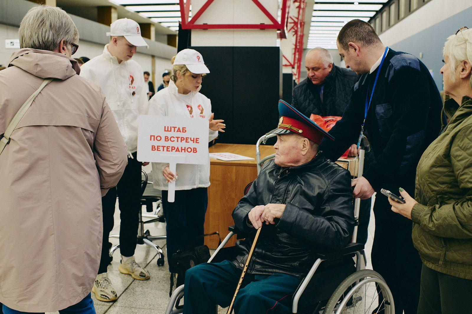 Прибывающих в Москву ветеранов встретят волонтёры