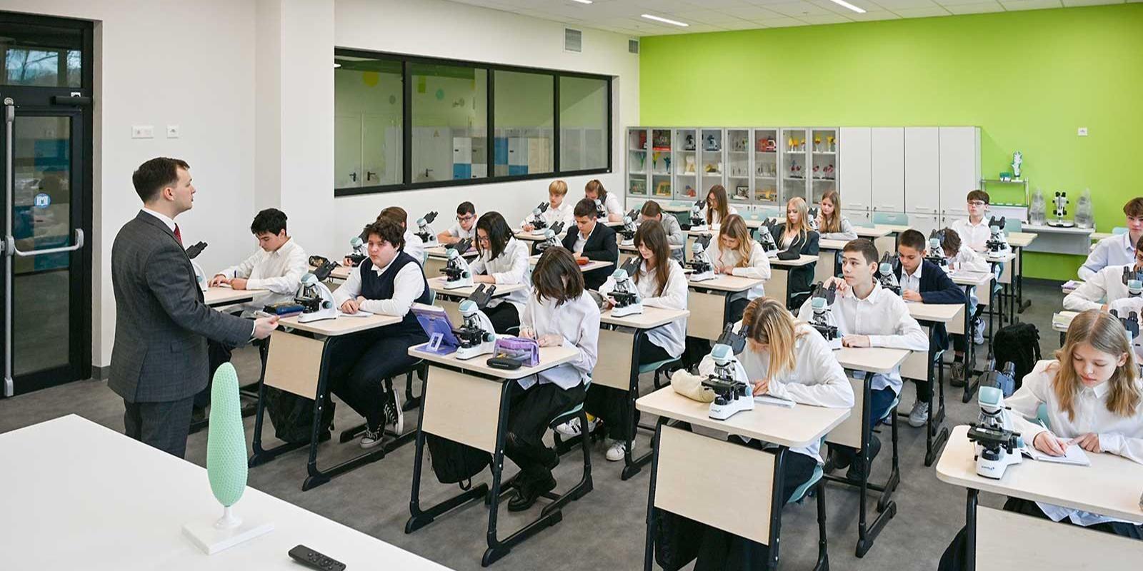 Столичное образование постоянно совершенствуется по части стандартов и оснащения