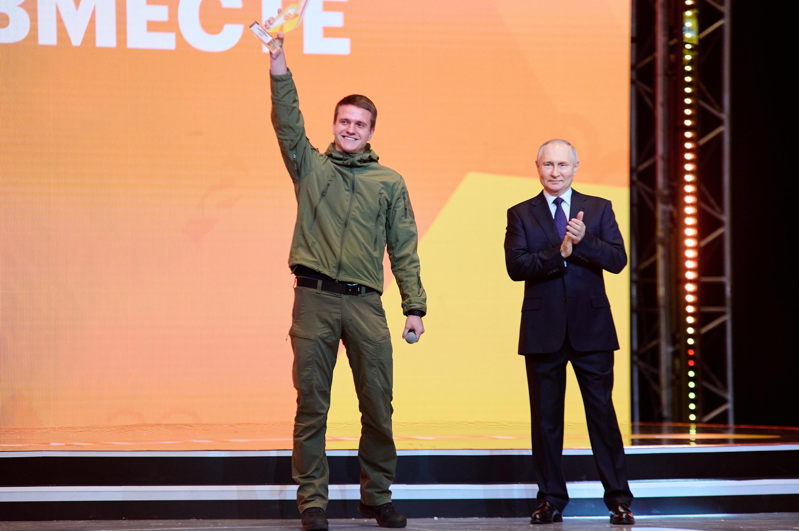 Президент Российской Федерации Владимир Путин наградил "Волонтёра года" - им стал Владимир Тараненко
