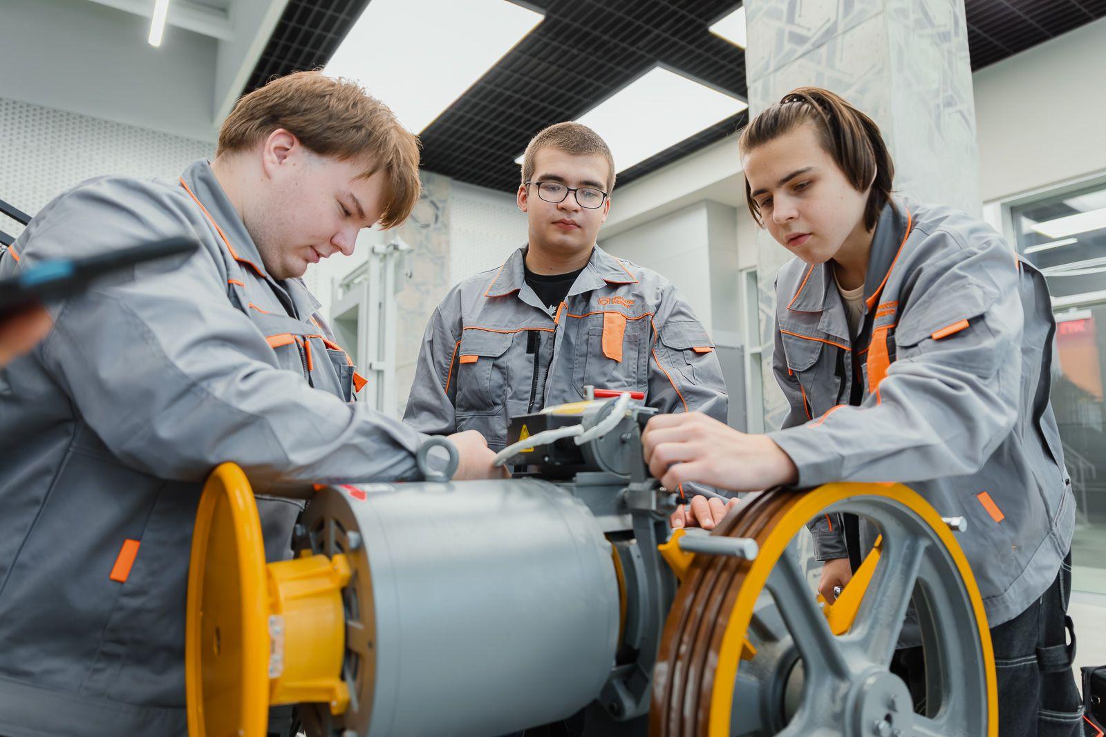 Город делает упор на практическое обучение студентов колледжей Город делает упор на практическое обучение студентов колледжей