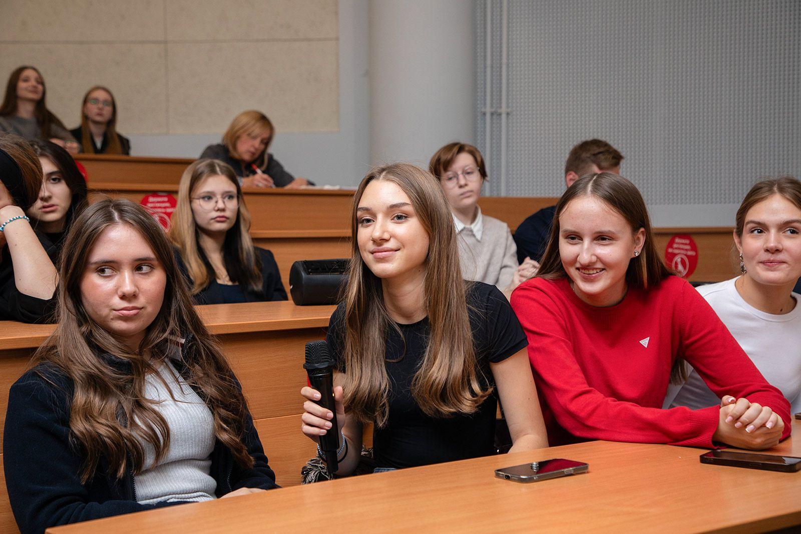 Предпрофессиональные классы облегчают вхождение в будущую специальность или бизнес Предпрофессиональные классы облегчают вхождение в будущую специальность или бизнес