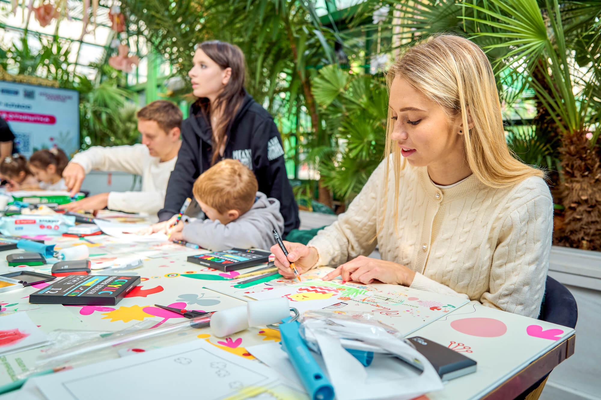 В рамках фестиваля "Пасхальный дар" провели множество творческих занятий для всей семьи