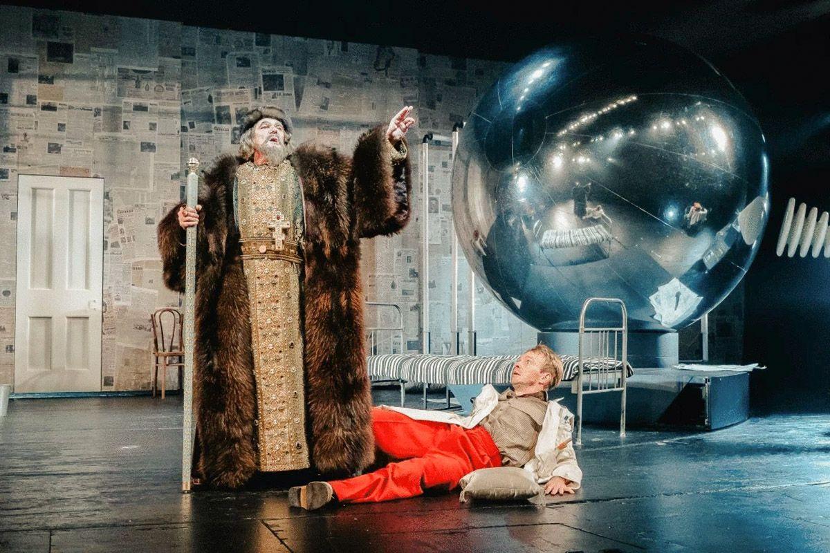 Спектакль "Иван Васильевич" по Михаилу Булгакову Спектакль "Иван Васильевич" по Михаилу Булгакову