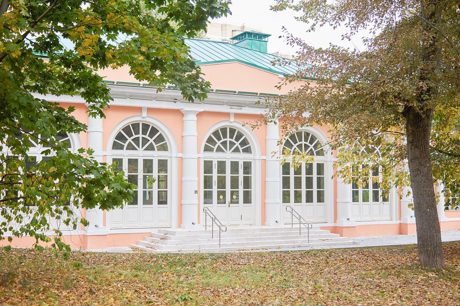 Вид на восстановленную усадьбу Воронцово Вид на восстановленную усадьбу Воронцово