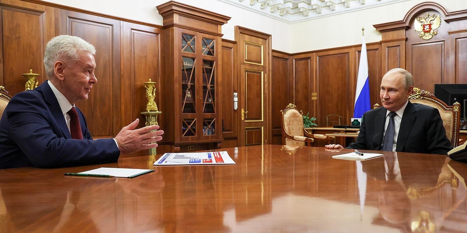 Мэр Москвы Сергей Собянин и президент России Владимир Путин на встрече 5 мая Мэр Москвы Сергей Собянин и президент России Владимир Путин на встрече 5 мая