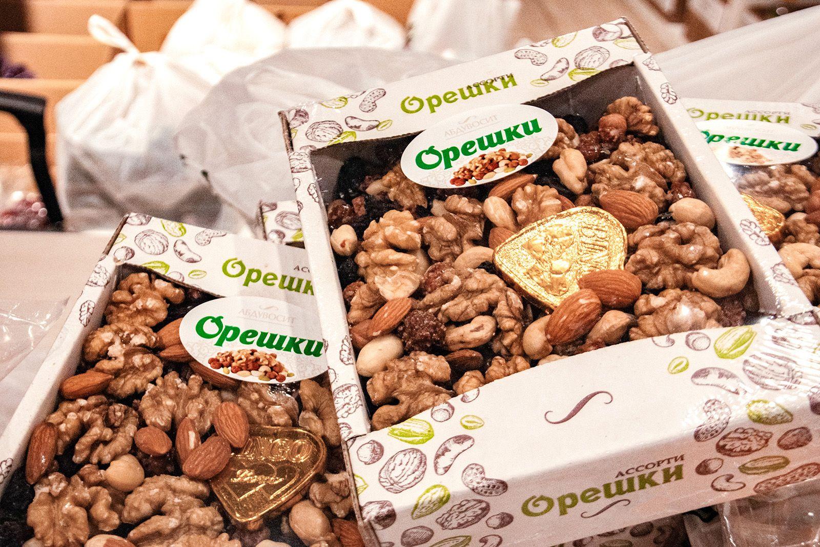 Среди наиболее часто отправляемых на фронт продуктов – орехи и шоколад