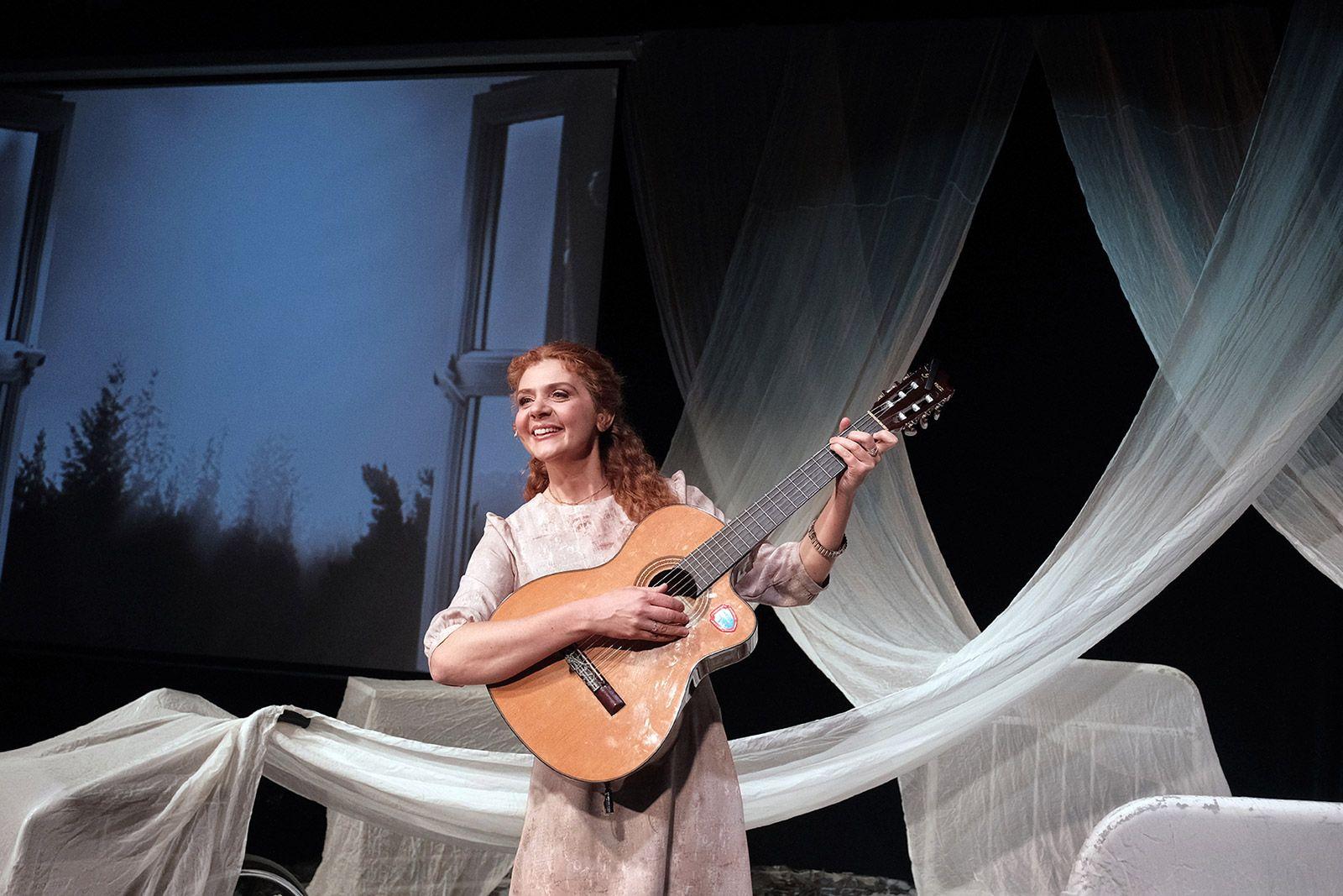 Участники СВО могут бесплатно попасть на все спектакли театра Et Cetera Участники СВО могут бесплатно попасть на все спектакли театра Et Cetera