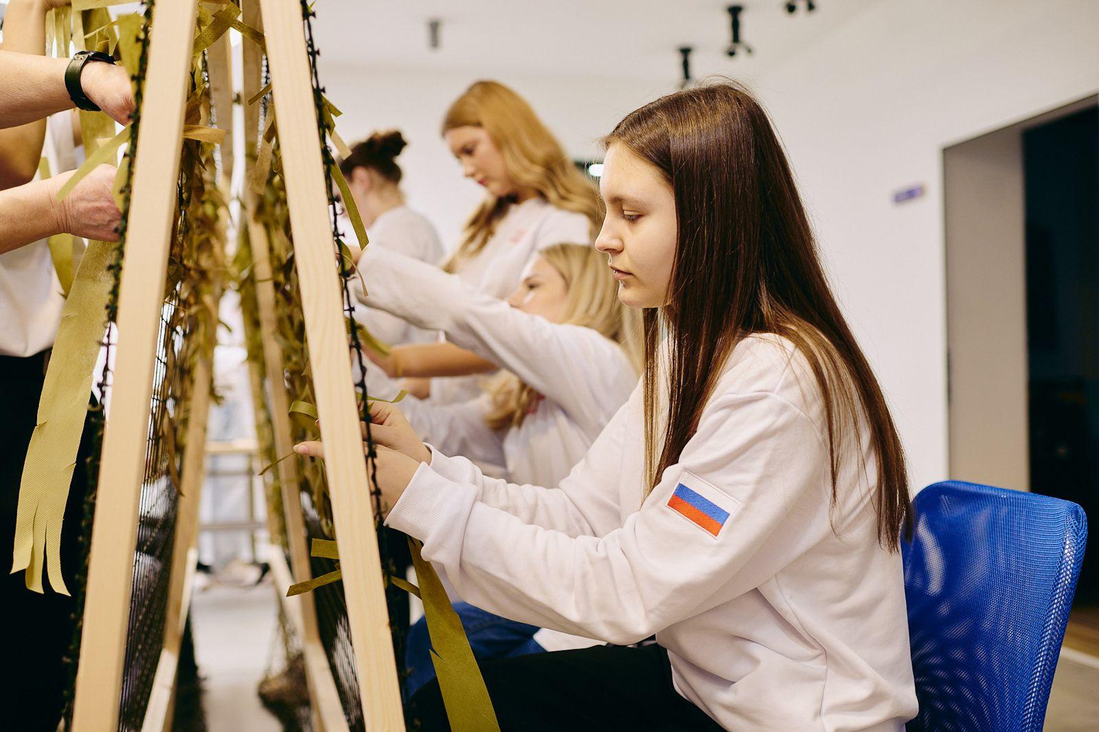 Плетение сетей московскими волонтёрами Плетение сетей московскими волонтёрами