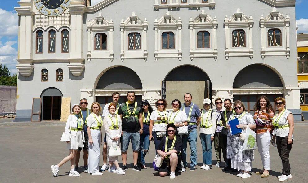 Туристы в "Москино"