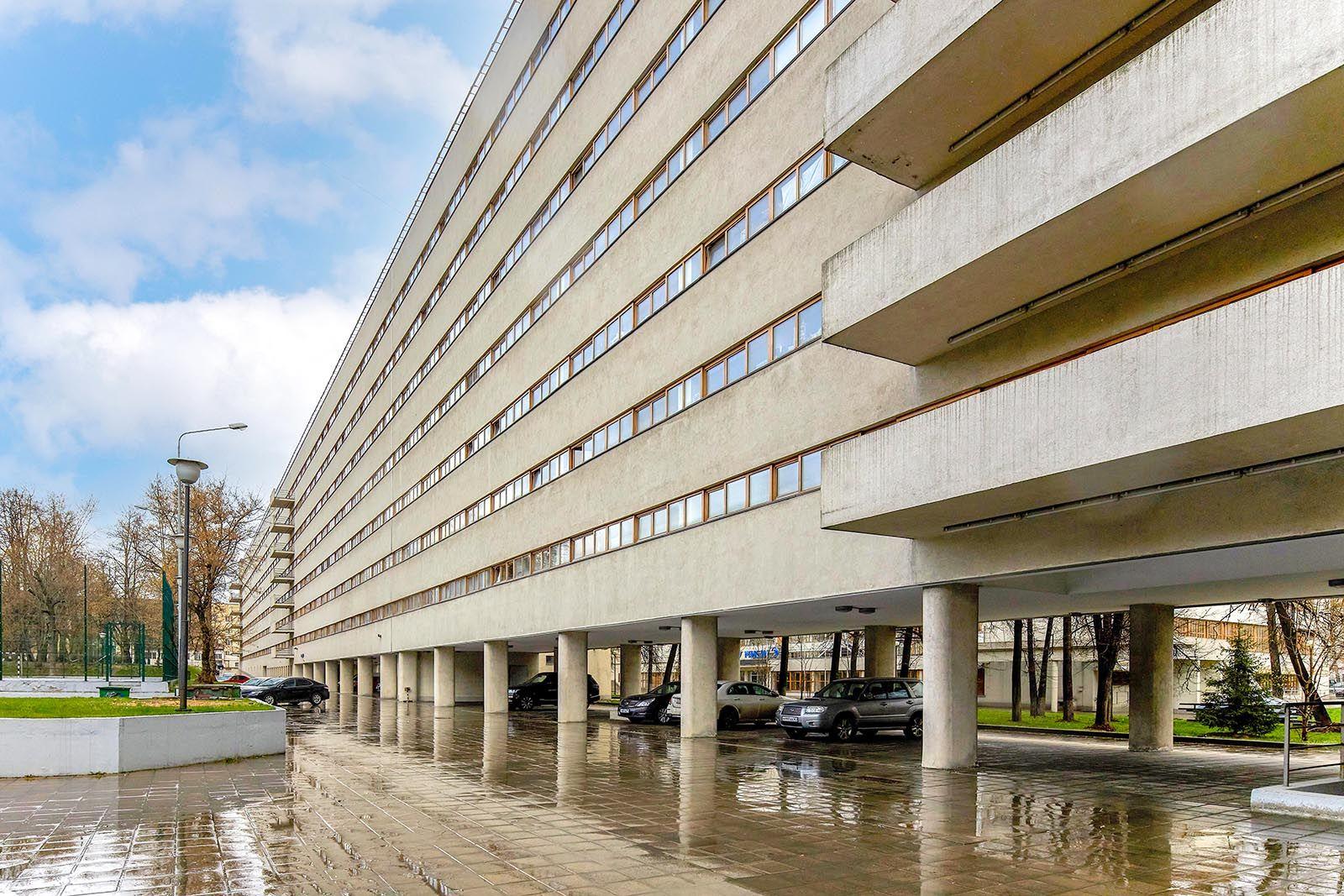 Одна из экскурсий посвящена знаменитому дому-коммуне