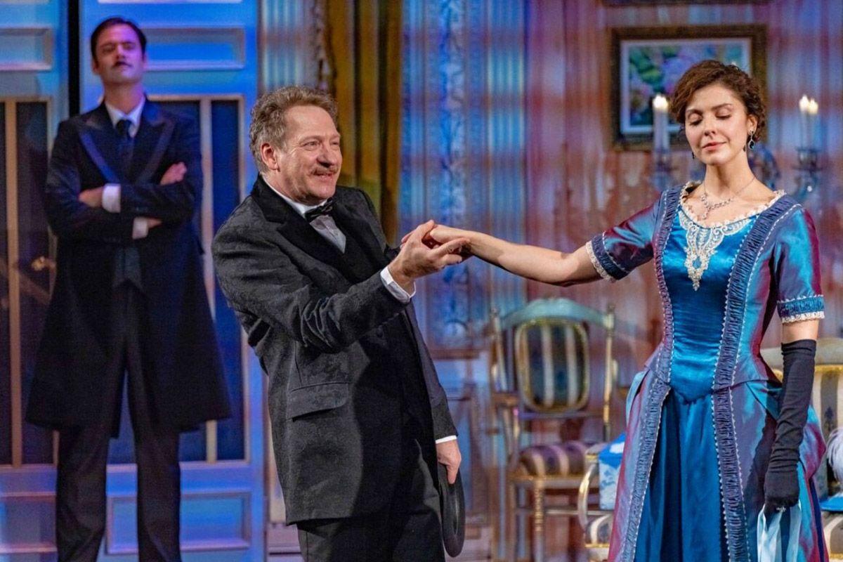 Пьеса "Бешеные деньги" Пьеса "Бешеные деньги"