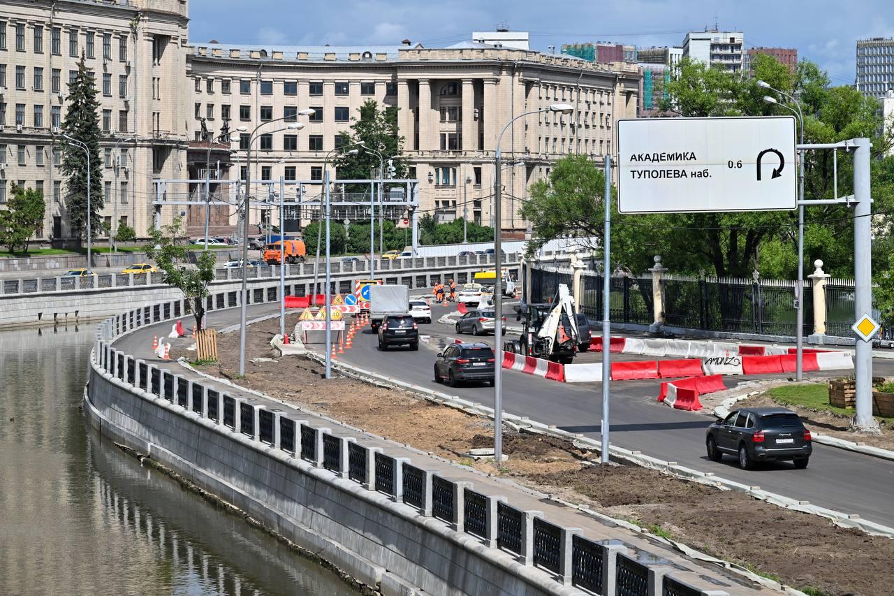 Только в наше время московские набережные становятся по-настоящему доступными для пешеходов