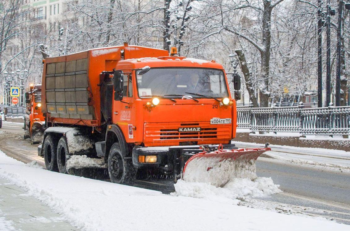 Уборка снега в Москве