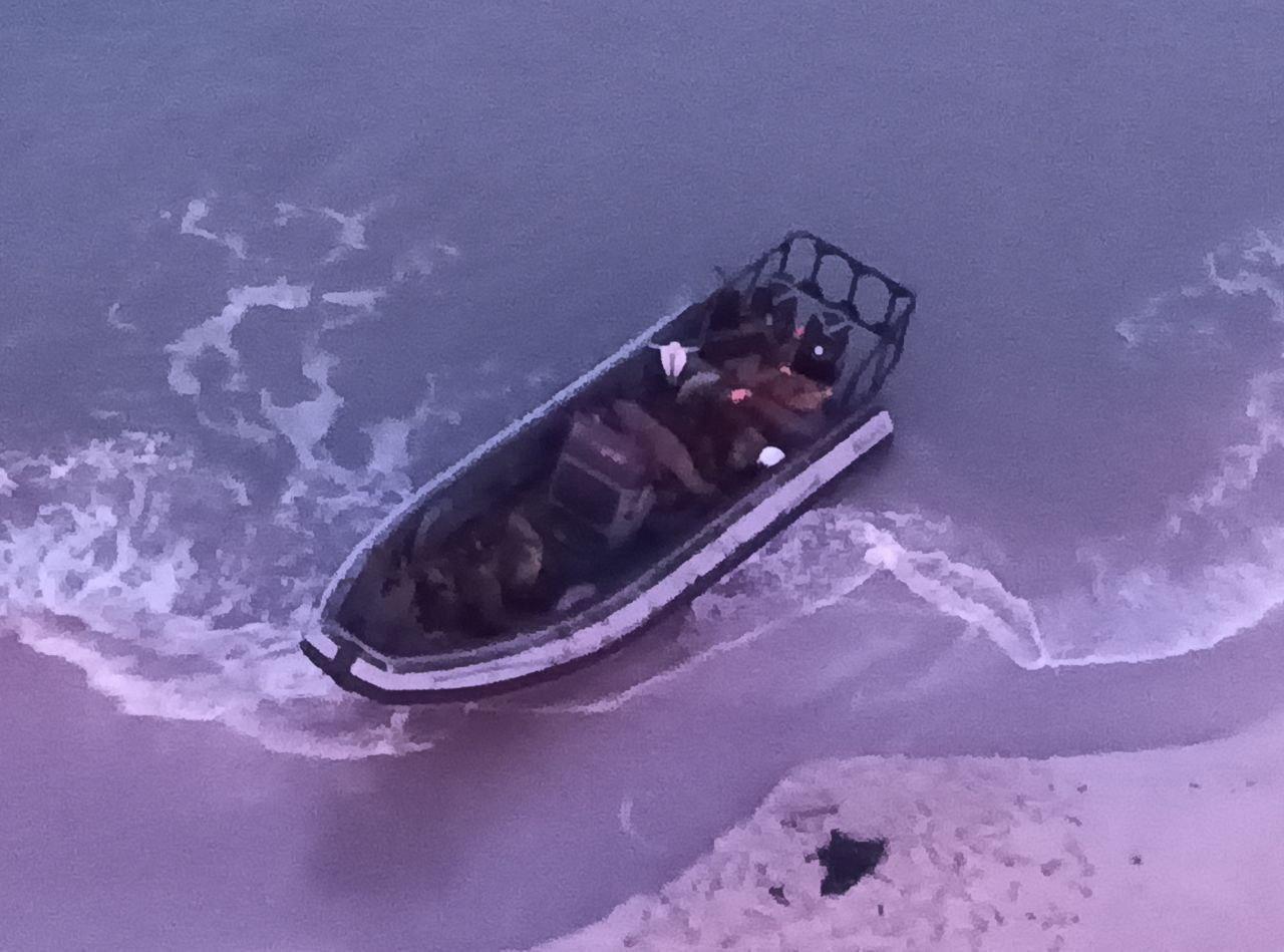 Одна из лодок, на которых пытался высадиться на Тендровской косе спецназ ВМС Украины
