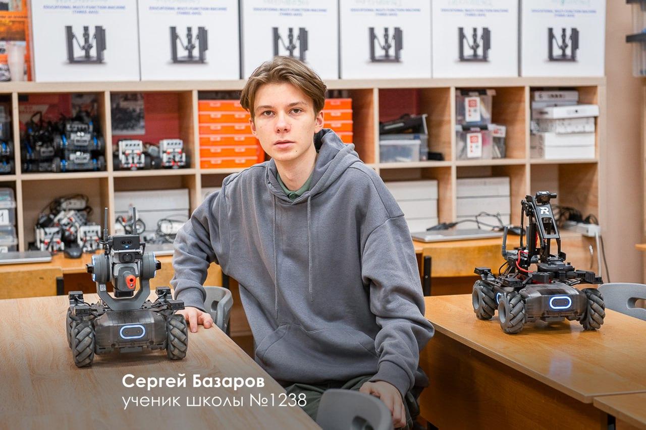 Около 5 тысяч московских подростков изучают ИИ в школах Около 5 тысяч московских подростков изучают ИИ в школах