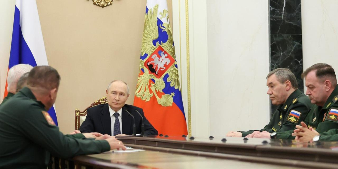Путин провёл встречу с руководством Минобороны и объявил о новых назначениях 