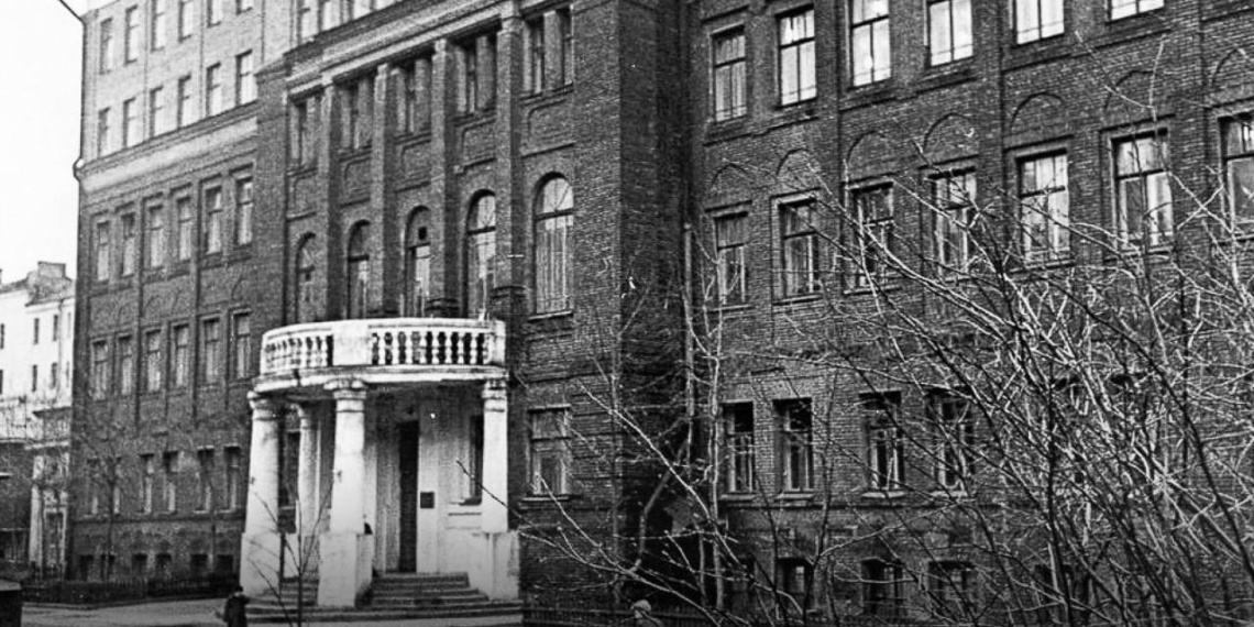 Собянин рассказал о бережной реконструкции исторического здания школы №1574