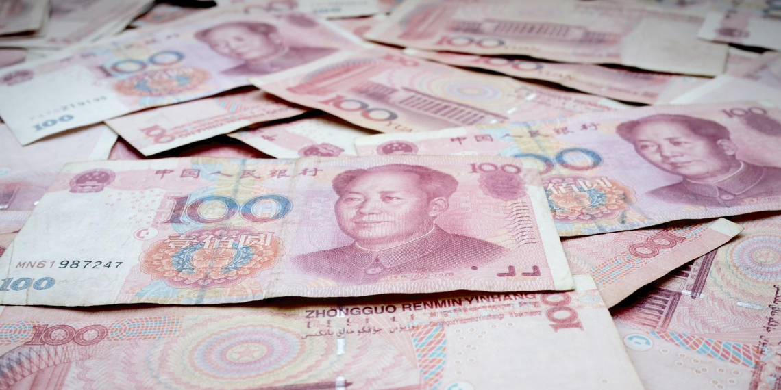 Восемь банков Китая прекратили принимать платежи из России в юанях