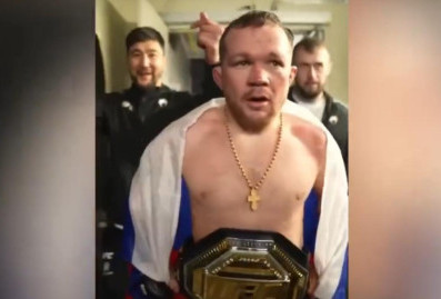 Петр Ян вернул чемпионский пояс UFC спустя почти 5 лет