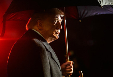 США ввели 25-процентные пошлины против торговых партнеров Ирана