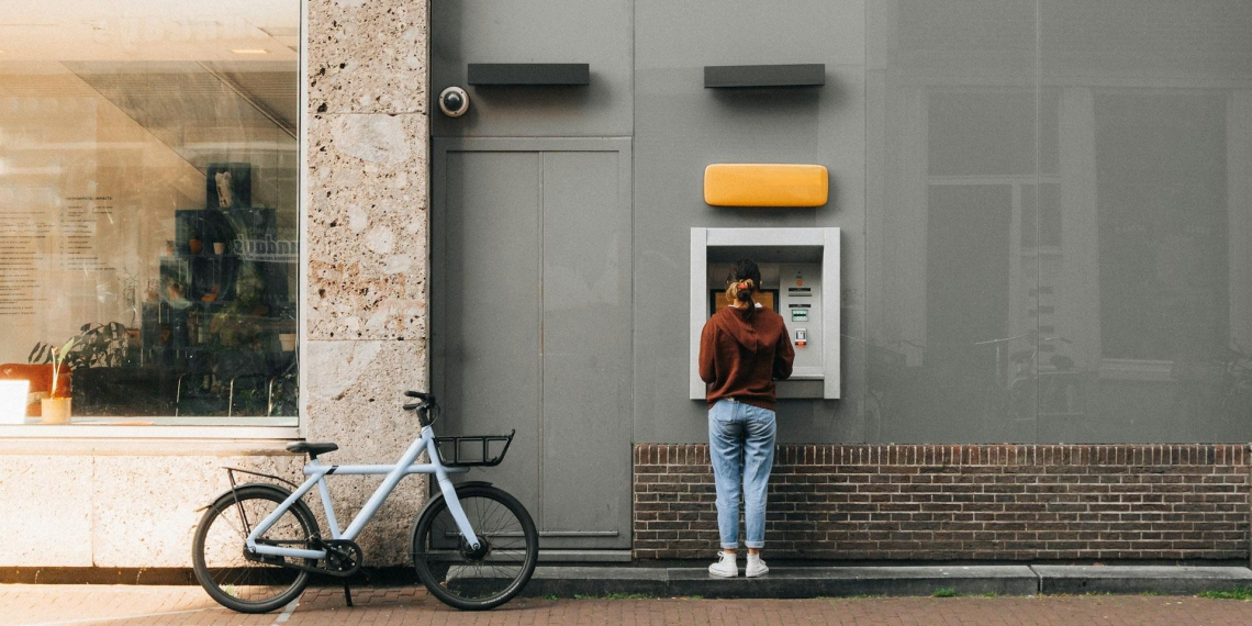 В России появится сеть "белых банкоматов"