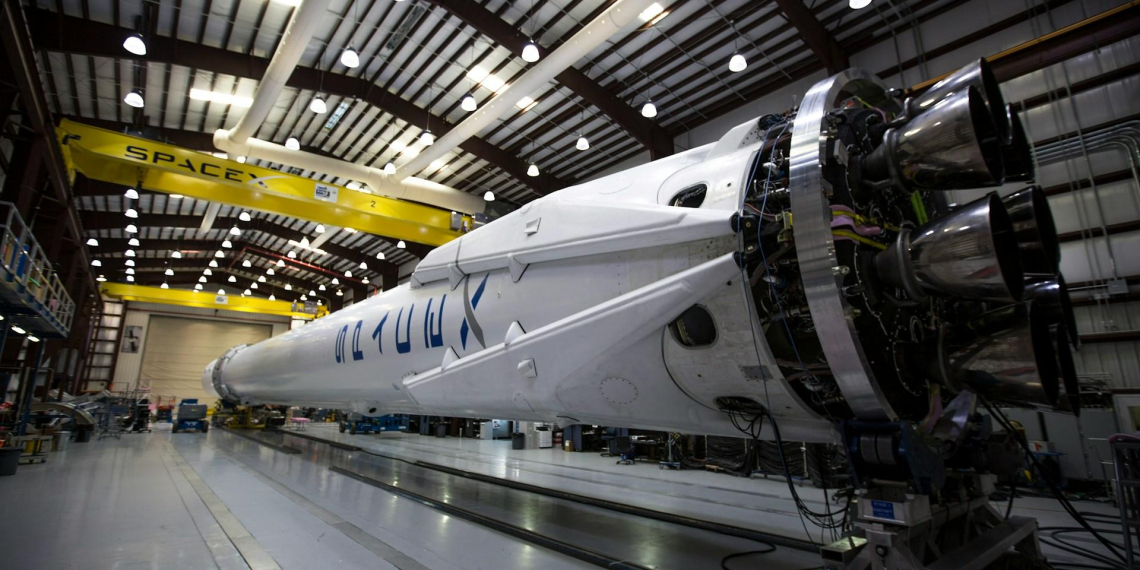 SpaceX провела рекордный IPO