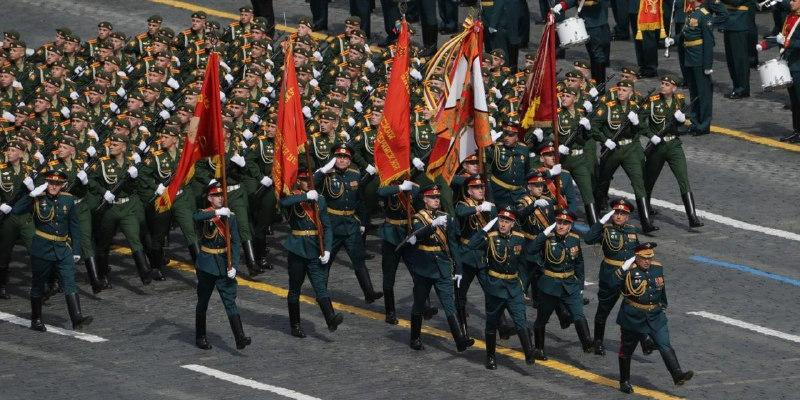 Участники "Времени героев" поздравили Сухопутные войска с профессиональным праздником 