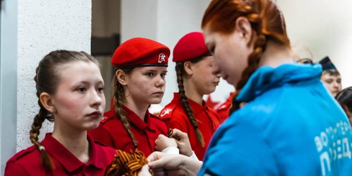 От России до Латинской Америки: стартовала акция "Георгиевская лента" 