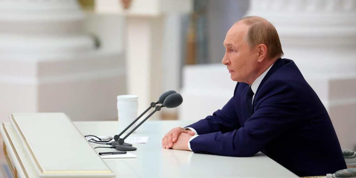 Путин провел совещание о подготовке встречи с США в Анкоридже