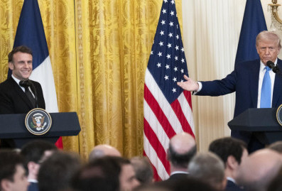 Макрон предложил создать "коалицию независимых" от США и Китая