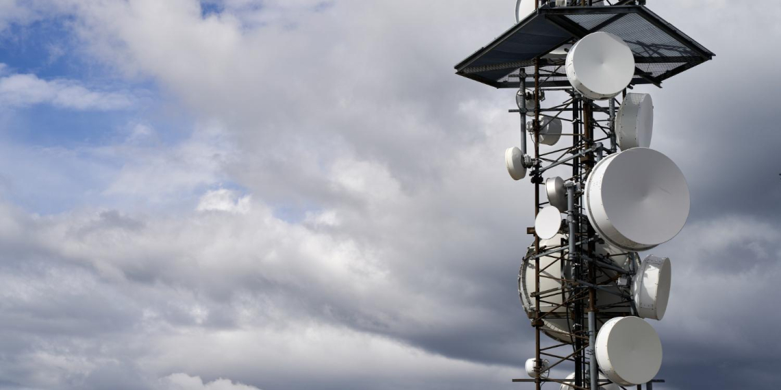 "Известия" узнали, что первые сети 5G могут заработать в России к июлю