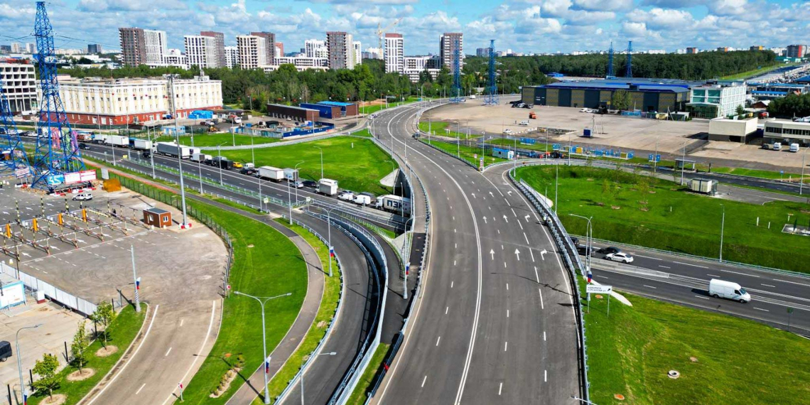 Собянин: с 2011 года в Москве построили около 30% всей дорожной сети города