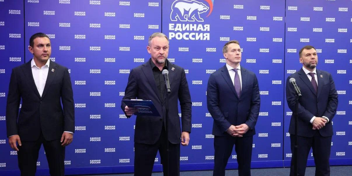 В России выпустили новые марки о шести городах трудовой доблести 