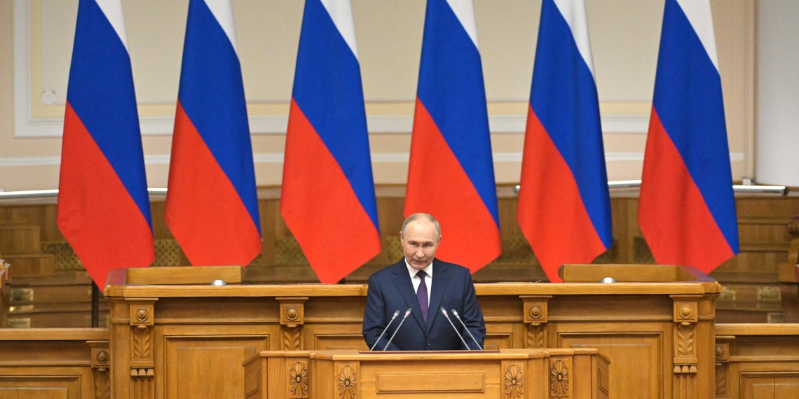 Владимир Путин назвал День Победы священным праздником для россиян