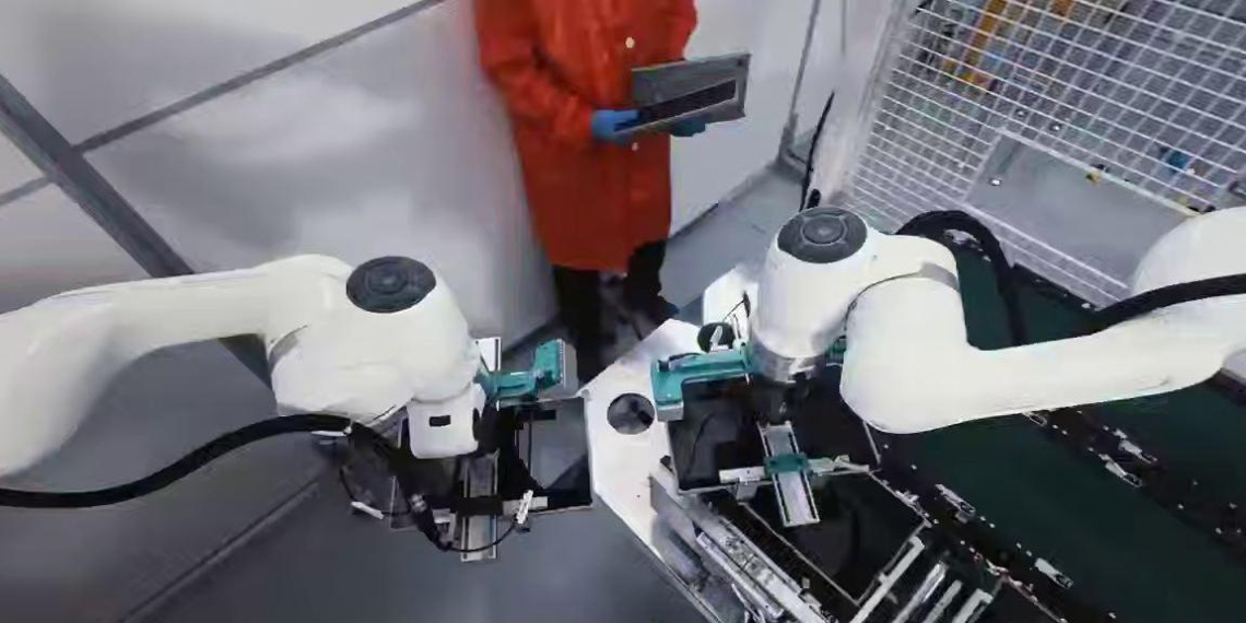 "МашТех": человекоподобные роботы могут танцевать, но не работать на заводе