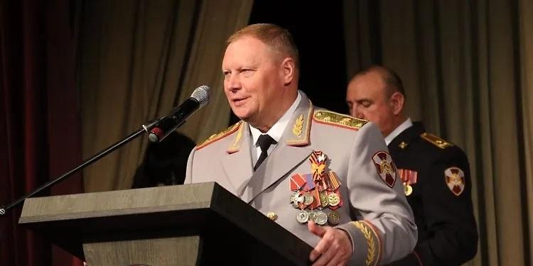 Экс-глава вещевого управления Росгвардии получил 8 лет за взятку