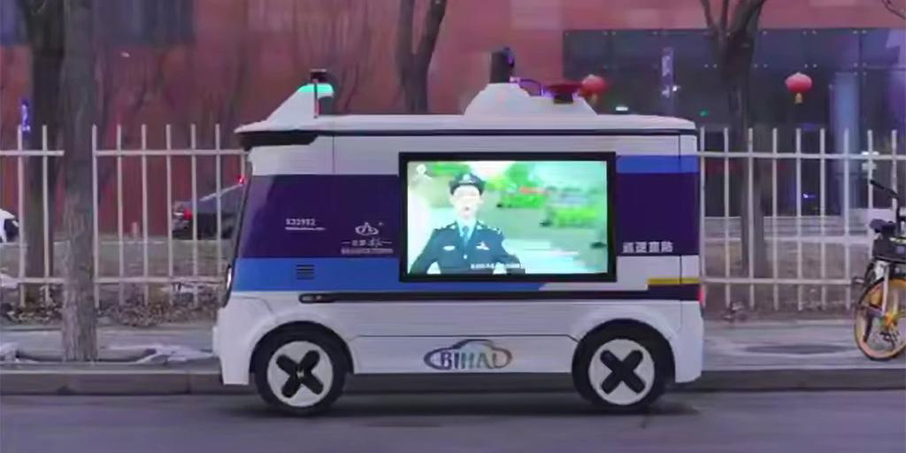 В китайском Шэньчжэне работают 10 тысяч робофургонов