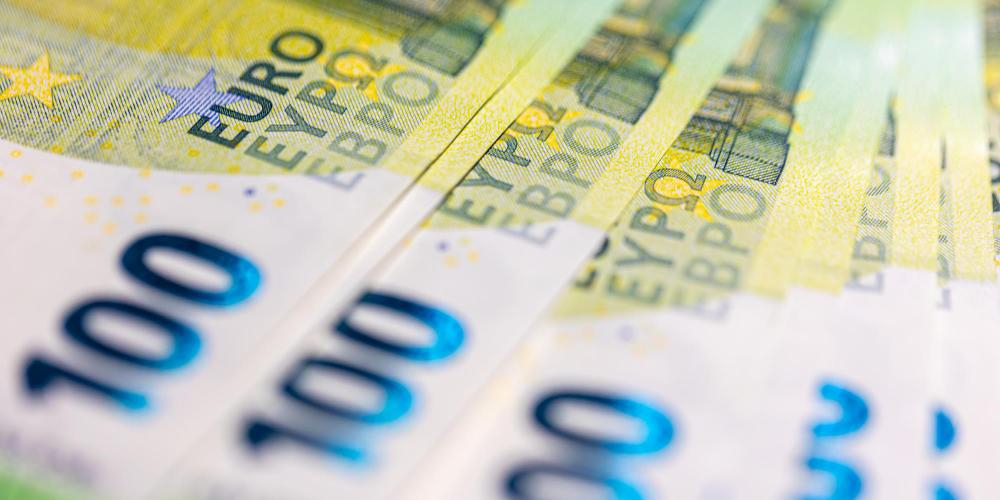 Bloomberg сообщил о планах ЕС ужесточить условия кредита Украине на €90 млрд