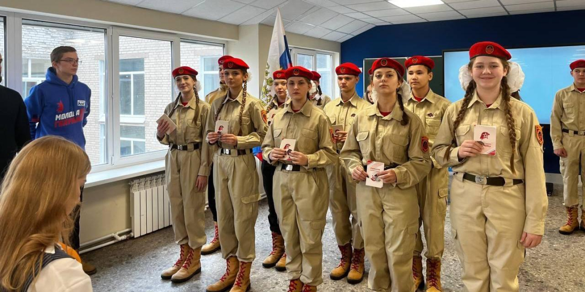 В воссоединённых регионах работает 1,2 тысячи патриотических объединений