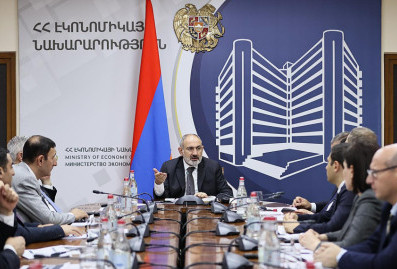 Пашинян пригрозил запретить российские телеканалы в Армении