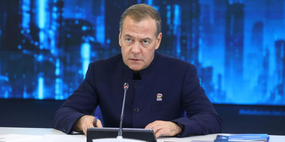 Дмитрий Медведев: Технологическое лидерство страны — цель "Единой России"