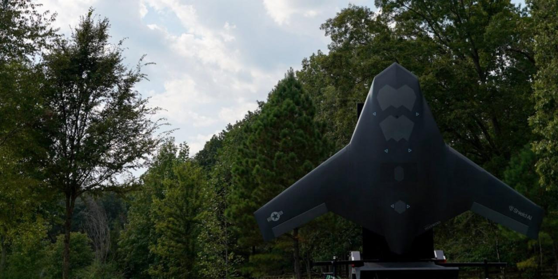 "Умный", но дорогой. Американская Shield AI показала реактивный дрон X-BAT под управлением ИИ