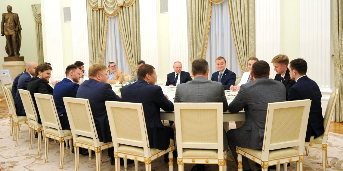Политики-участники конкурса "Лидеры России" назвали его эффективным инструментом подготовки управленцев 