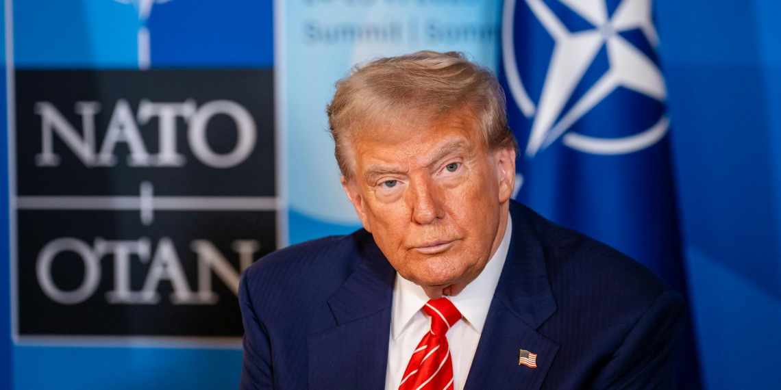 Трамп пригрозил странам мира пошлинами за поддержку БРИКС