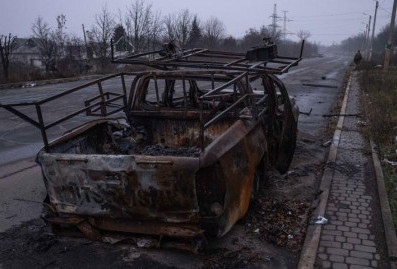 Зеленский заявил о готовности провести референдум по отводу войск из Донбасса