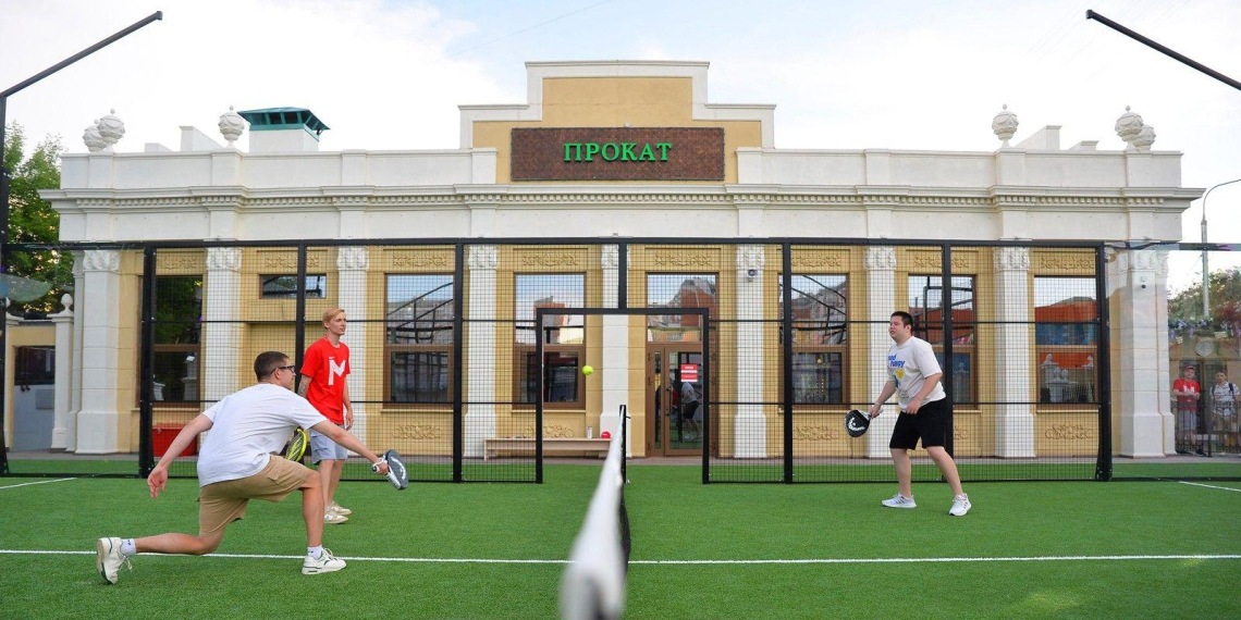 На площадках "Московских сезонов" открылись корты для игры в падел-теннис