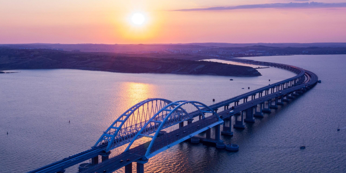 Guardian узнала о подготовке новой атаки Киева на Крымский мост