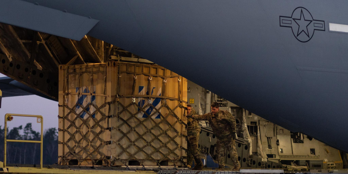 Страны ЕС поспорили из-за закупок американского оружия для Украины