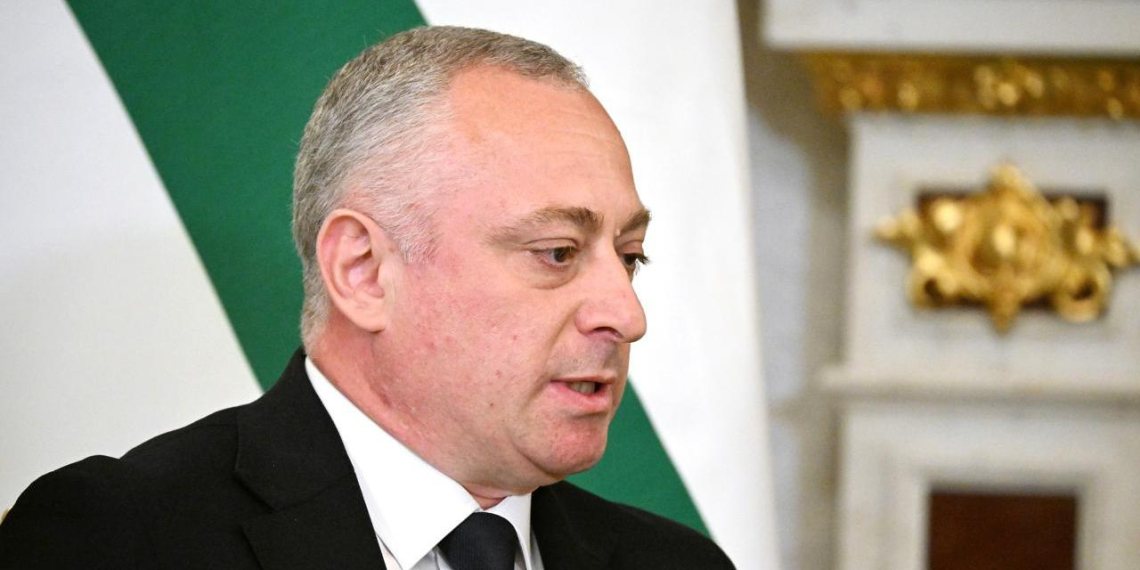 Президент Абхазии Гунба встретился с Кириенко